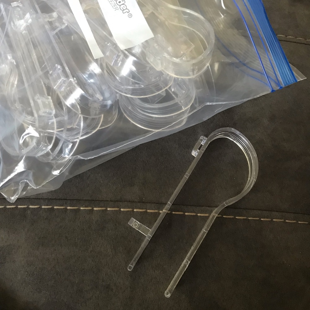 Church pew clips